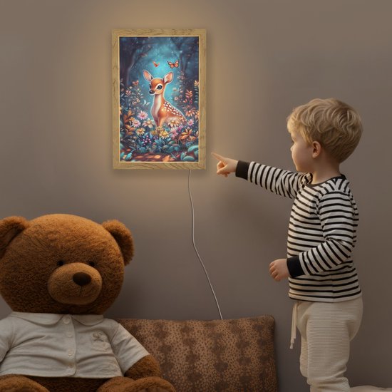 Nachtlampje 20x30 cm - Kinder lampje - Hert - Magisch - Sprookjesbos - Tafellamp kinderkamer - Slaapkamer lamp - Bedlamp kinderen - Kinderlampje stopcontact - Wandlamp babykamer - Nachtlampjes van Merkloos — afbeelding 5