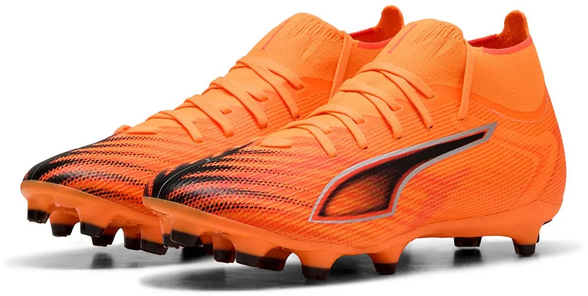 Puma Ultra 6 Match+ FG/AG voetbalschoenen voor dames in feloranje, maat EU 37 1/2, met gestroomlijnd ontwerp.