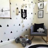 Merkloos - muursticker - driehoekjes - kinderkamer inspiratie - wanddecoratie