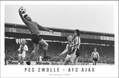 Walljar - Poster Ajax met lijst - Voetbalteam - Amsterdam - Eredivisie - Zwart wit - PEC Zwolle - AFC Ajax '76 - 70 x 100 cm - Zwart wit poster met lijst