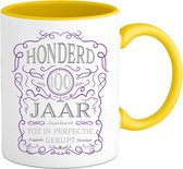 100 Jaar Legendarische Gebrouwen Mok met tekst | Paars - Zilver | Grappig Verjaardag Beker Cadeau | Bedrukte Mokken | Geel | 330 ML