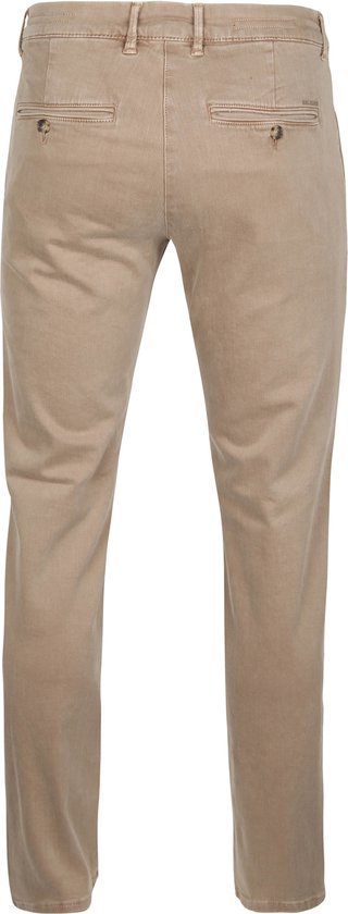 Achterkant van een beige chino broek.