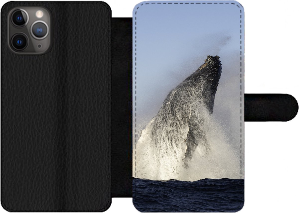 Telefoonhoesje Geschikt voor iPhone 11 Pro Max telefoonhoesje - Walvis - Water - Zuid-Afrika - Met vakjes - Wallet case met magneetsluiting