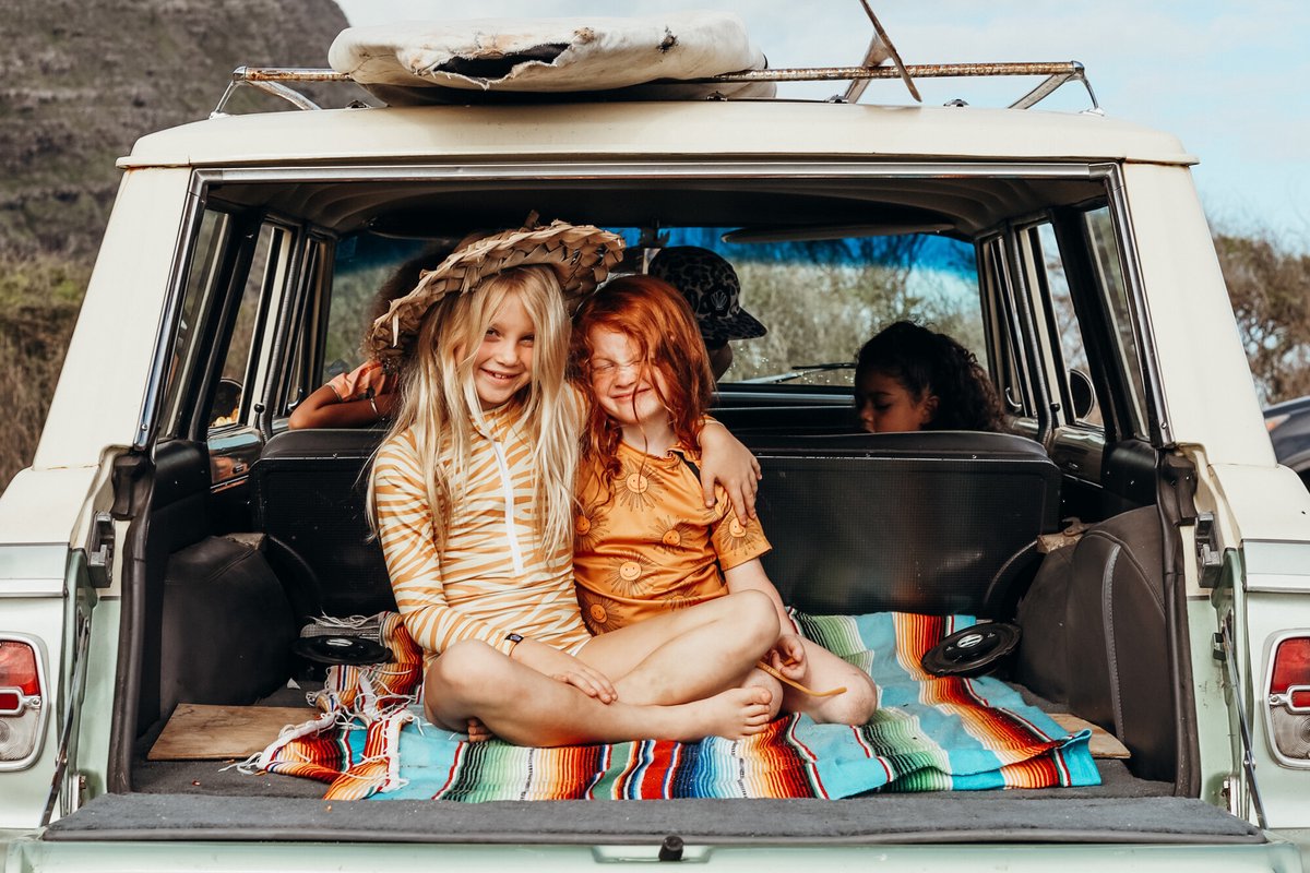 Beach & Bandits - UV - zwemshirt voor kinderen - Spread Sunshine - Goudoranje - maat 92 - 98cm — afbeelding 3