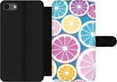 Bookcase Geschikt voor iPhone SE 2020 telefoonhoesje - Fruit - Grapefruit - Tropisch - Met vakjes - Wallet case met magneetsluiting - Verjaardag cadeau tiener