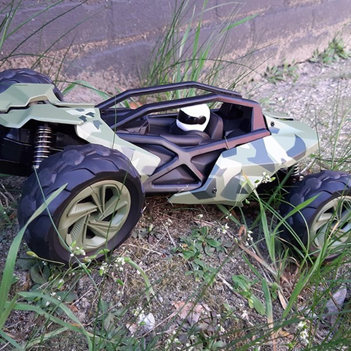 Marogear® UltraRC-X1 Bestuurbare Auto + Extra accu - Schaal 1:14 - RC Auto camo groen - RC Voertuig voor jongens en meisjes - Radiografisch bestuurbare auto voor binnen en buiten — afbeelding 7