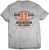 17 Jaar Legend - Feest kado T-Shirt Heren / Dames - Antraciet Grijs / Oranje - Perfect Verjaardag Cadeau Shirt - grappige Spreuken, Zinnen en Teksten. Maat 3XL