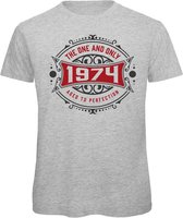 1974 The One And Only | Feest Kado T-Shirt Heren - Dames | Antraciet - Donker Rood | Perfect Verjaardag Cadeau Shirt | Grappige Spreuken - Zinnen - Teksten | Maat S