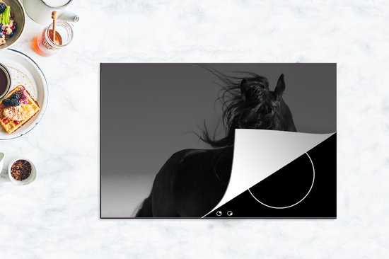 KitchenYeah® Inductie beschermer 81.2x52 cm - Paard - Dieren - Manen - Zwart - Kookplaataccessoires - Afdekplaat voor kookplaat - Inductiebeschermer - Inductiemat - Inductieplaat mat