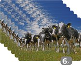 Placemat - Placemats kunststof - Koeien - Gras - Weiland - Dieren - 45x30 cm - 6 stuks - Hittebestendig - Anti-Slip - Onderlegger - Afneembaar