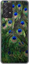 Geschikt voor Samsung galaxy a73 hoesje - Close-up van veren van een pauw - Siliconen Telefoonhoesje