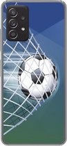 Geschikt voor Samsung galaxy a73 hoesje - Een illustratie van een voetbal in het net -Jongens - Meisjes - Kinderen - Siliconen Telefoonhoesje