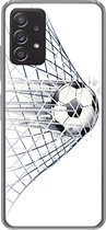 Geschikt voor Samsung Galaxy A53 5G hoesje - Een illustratie van een voetbal die het doel in gaat - Jongetjes - Meisjes - Kids - Siliconen Telefoonhoesje