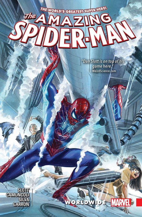 Spider-Man in rood en blauw pak slingert door de lucht met "The Amazing Spider-Man" logo erboven.