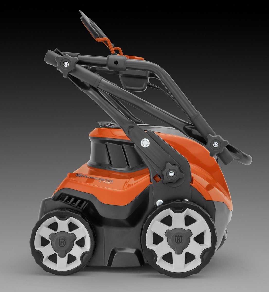 Husqvarna S138C Elektrische verticuteermachine en gazonbeluchter thumbnail 2