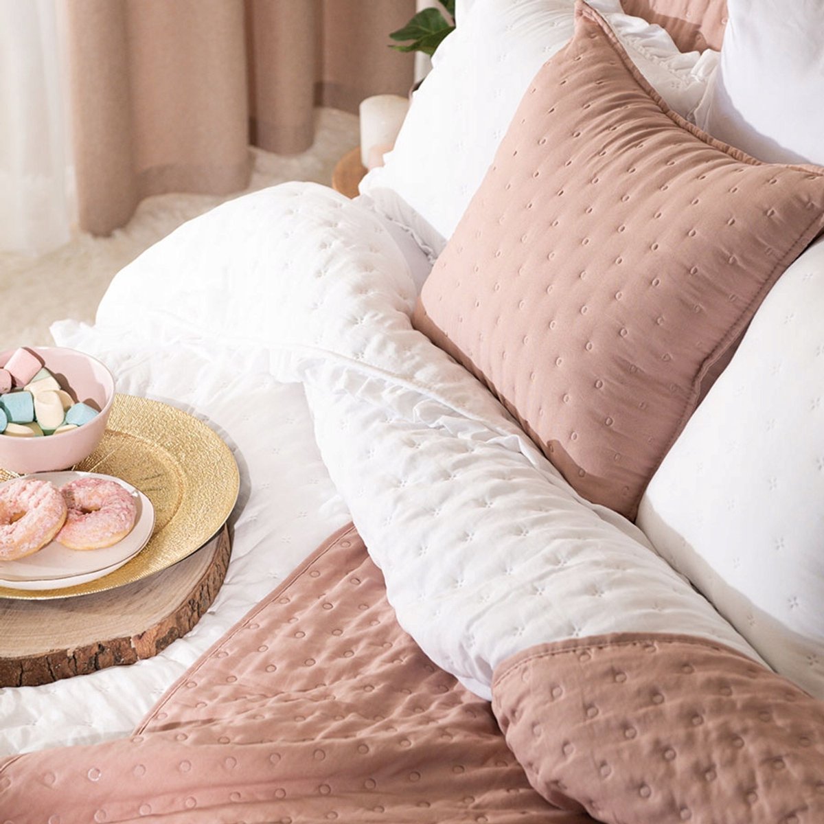 Decoratieve Bedsprei 200x220 cm Wit - Stijlvolle Bankovertrek WERONA