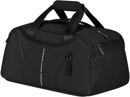 Schuine weergave van zwarte duffeltas met handvatten en ritsen.