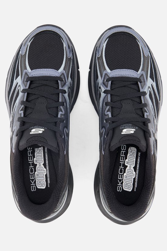 Bovenaanzicht van zwarte Skechers 'Slip-ins' sneakers met air-cooled memory foam.