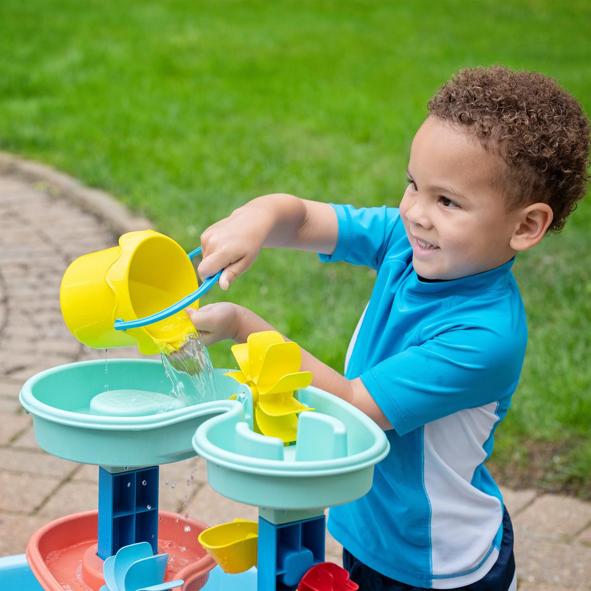 Step2 Double Spin & Showers Watertafel – Inclusief speelballen, zeediertjes en wateraccessoires – Waterspeelgoed voor kind – Activiteitentafel met water voor de tuin / buiten — afbeelding 4