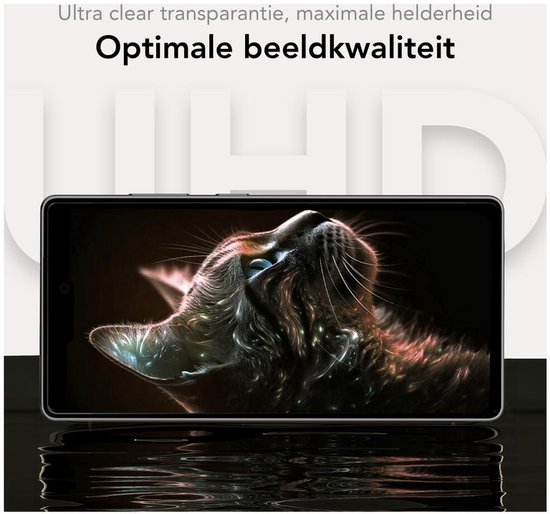 Optimale beeldkwaliteit. Ultra clear transparantie en maximale helderheid. Smartphone met kattenafbeelding toont UHD kwaliteit.