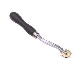 Stimulatiewiel – BDSM Pinwheel – Erotisch Speeltje – Thickler Wheel – Voor Voorspel – Metaal – Compact Formaat – Zilver