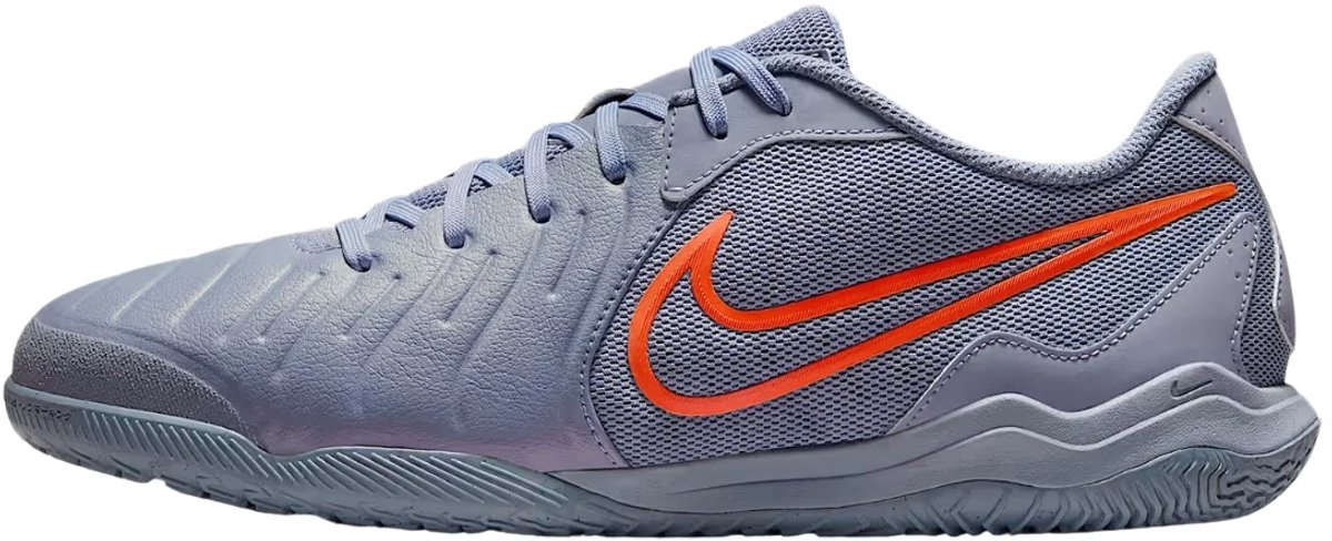 Nike tiempo legend 10 academy ic in de kleur marine.