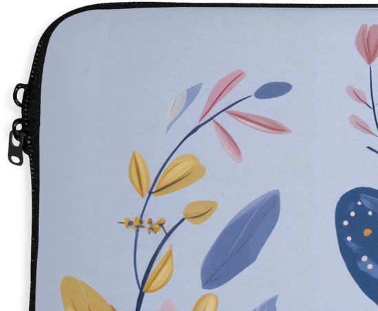 Laptophoes 14 inch - Vlinder - Lichtblauw - Sierlijk - Bloemen - Laptop sleeve - Binnenmaat 33x23 cm - Zwarte achterkant