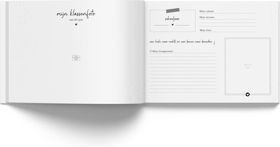 Open boek met de titel "Mijn klassenfoto van dit jaar", een camera icoon en invulbare secties voor schooljaar, leraar en klasgenoten.