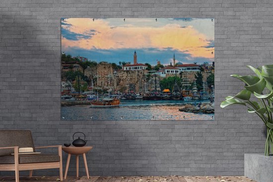 Le port de la ville d'Antalya à un coucher de soleil coloré en Turquie Affiche de jardin 180x120 cm - Toile de jardin / Toile d'extérieur / Peintures d'extérieur (décoration de jardin) XXL / Groot format!