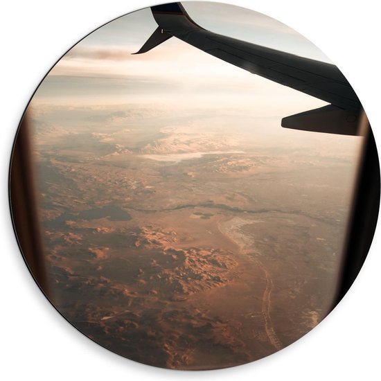 Dibond Wandcirkel - Uitzicht op Landschap vanuit Vliegtuig - 50x50cm Foto op Aluminium Wandcirkel (met ophangsysteem)