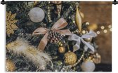 Wandkleed Kerst - Een close-up van kerstdecoraties van de kerstboom Wandkleed katoen 60x40 cm - Wandtapijt met foto