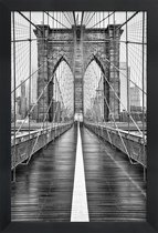 JUNIQE - Poster in houten lijst Brooklyn Bridge -30x45 /Wit & Zwart