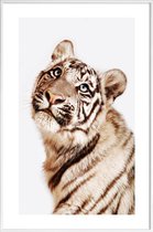 JUNIQE - Poster met kunststof lijst King in the Making -60x90 /Geel &