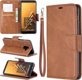 Retro lamsvacht textuur pure kleur horizontale flip pu lederen case voor Galaxy A8 Plus 2018, met houder & kaartsleuven & portemonnee & lanyard (bruin)