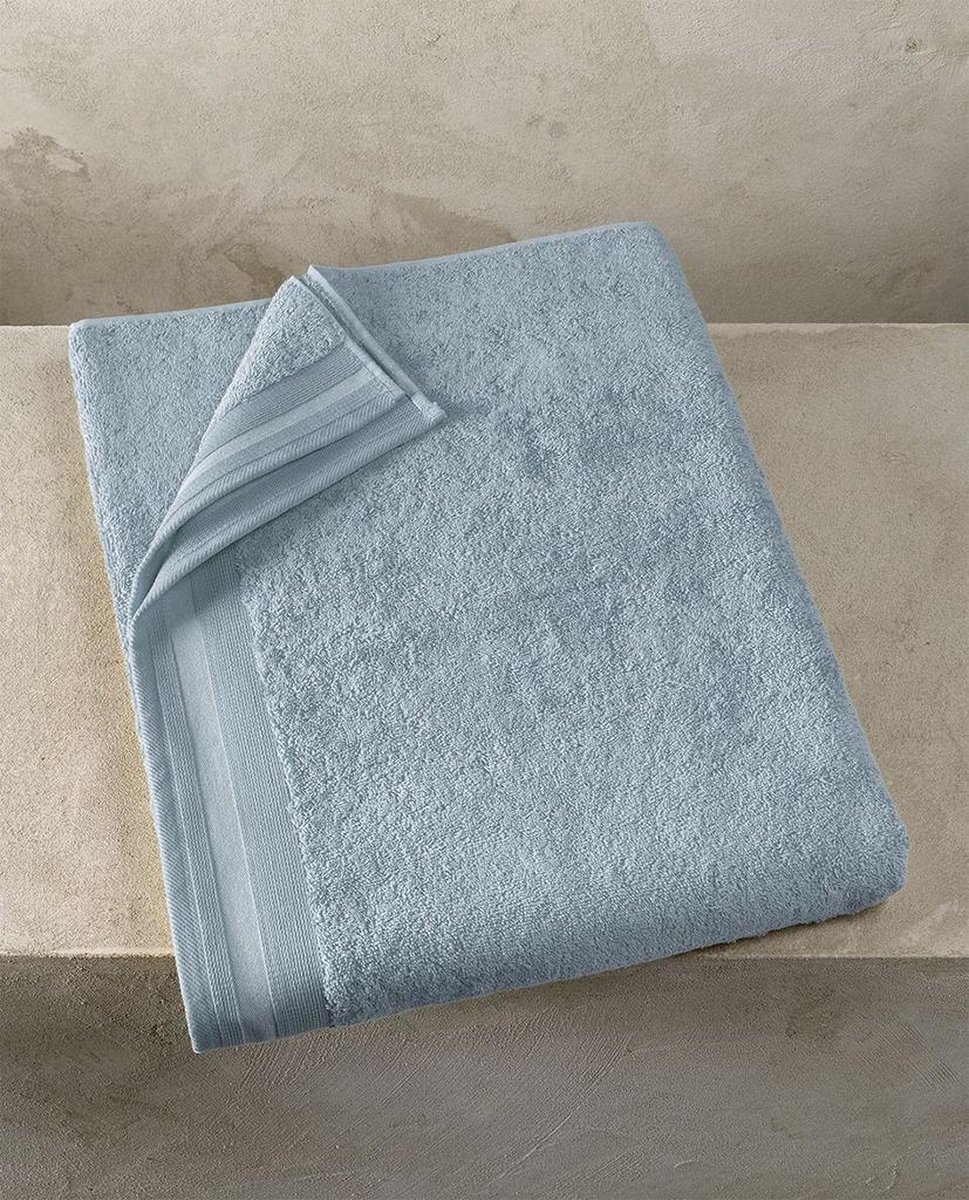 De Witte Lietaer badhanddoek Excellence 70x140 ice blue