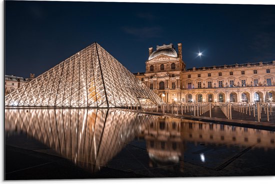 Dibond - Verlicht Louvre in Parijs, Frankrijk - 75x50 cm Foto op Aluminium (Met Ophangsysteem)