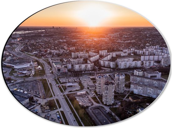 Dibond Ovaal - Bovenaanzicht van Stad met Zonsondergang - 40x30 cm Foto op Ovaal (Met Ophangsysteem)