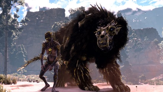 Een mensachtig monster met een skeletachtig gezicht en een groot, harig beest met een gouden gloed.