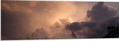 PVC Schuimplaat - Zon achter Donkere Regenwolken - 150x50 cm Foto op PVC Schuimplaat (Met Ophangsysteem)