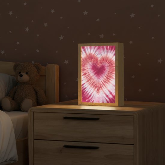 Nachtlampje 20x30 cm - Kinder lampje - Hartvorm - Roze - Tie dye - Tafellamp kinderkamer - Slaapkamer lamp - Bedlamp kinderen - Kinderlampje stopcontact - Wandlamp babykamer - Nachtlampjes van OnlyWow — afbeelding 2