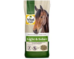 VITALstyle Muesli Light & Sober - Structuurrijke Muesli Voor Recreatie, Lichte Inspanning En Sobere Rassen - Met o.a. Luzernekorrel & Lijnzaad - 15 kg