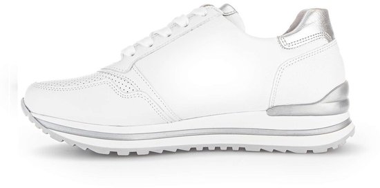 Witte Gabor sneaker met zilveren accenten, rits en perforaties