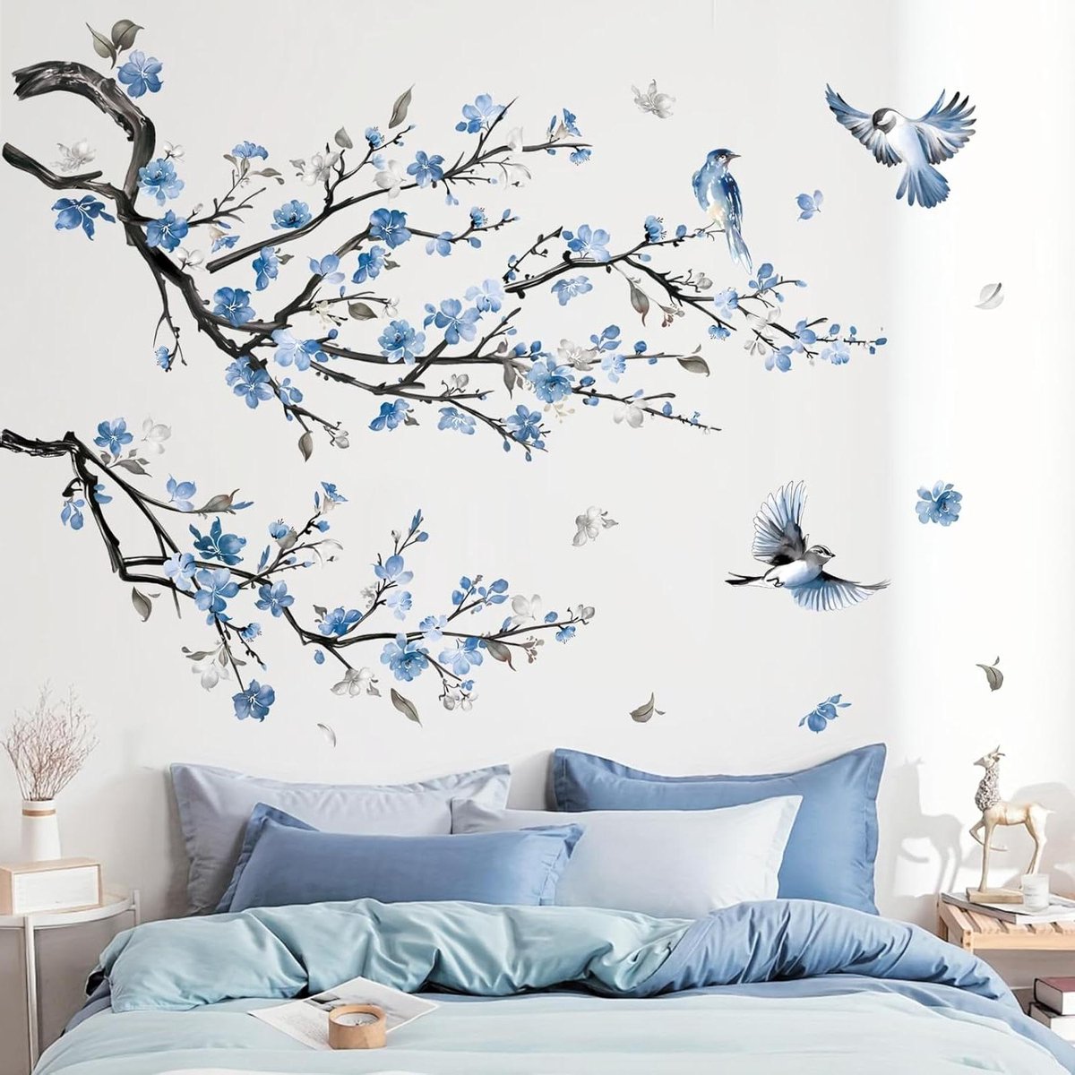 Provento - Muurtattoo vogels tak bloemen blauwe muursticker slaapkamer woonkamer babykamer rustgevende wanddecoratie met bloemmotief.