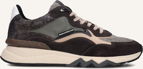 Donkerbruine suède sneaker met beige en grijze mesh-accenten.