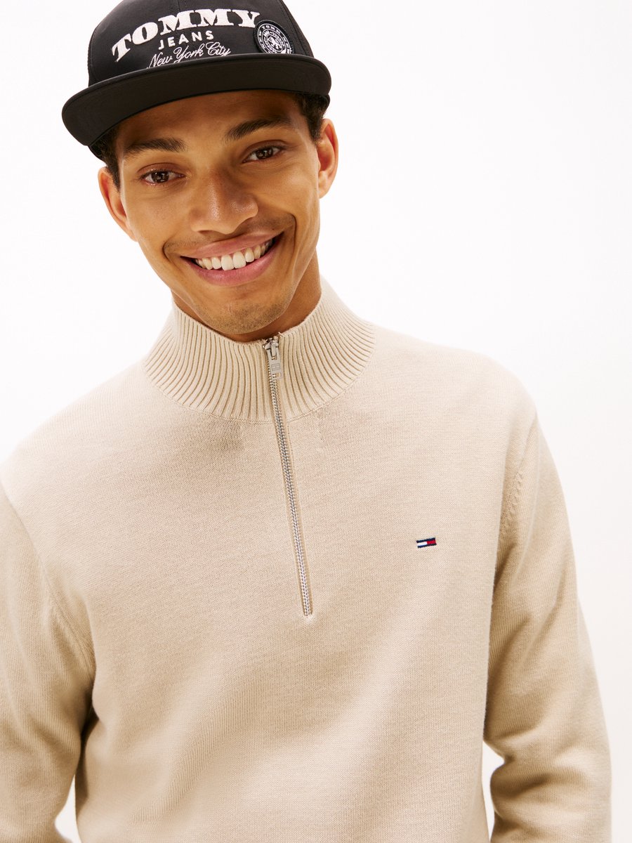 Tommy Jeans Trui Tjm Slm Ess Light Dm0dm21654 Aby Mannen Geel