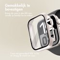Beige smartwatch case met screenprotector, eenvoudig te bevestigen zonder de band te verwijderen.