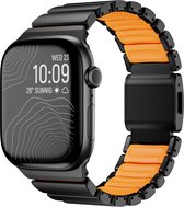 FFO2World Premium Magnetisch Titanium Horlogeband met Siliconen Binnenlaag voor Apple Watch 46mm (Series 10/11) / 45mm (Series 7/8/9) / 44mm (Series 4/5/6/SE) / 42mm (alleen Series 1/2/3) / 49mm (Ultra 1/2/3) – Luxe bandje - Zwart / oranje