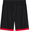 Short noir avec ceinture élastique et un passepoil rouge en bas de chaque jambe.
