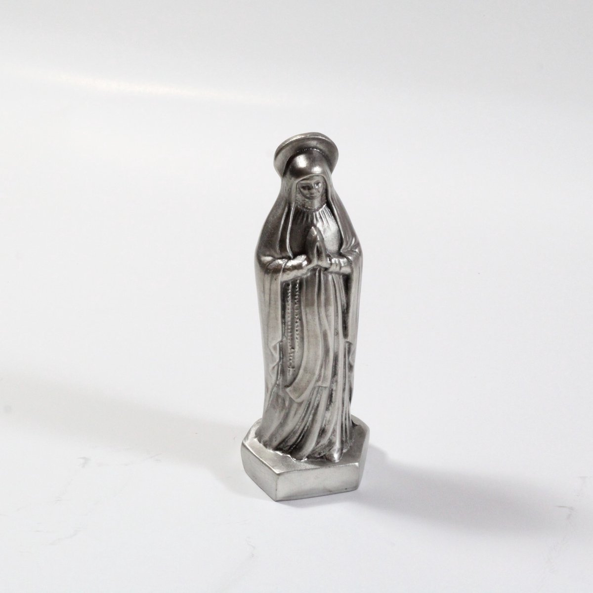 Sculptuur Heilige Maria 16cm - Mariabeeld - Religieus sculptuur - Communie - Jubileum - Maria met gevouwen handen