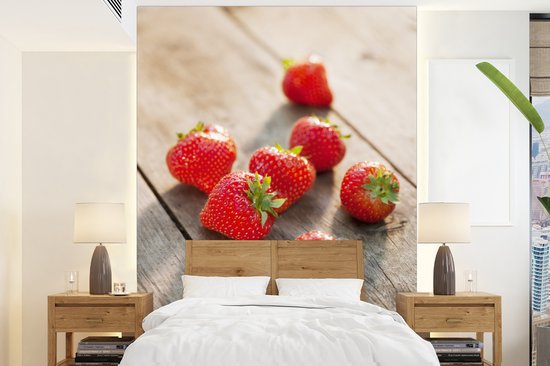 Tableau avec des fraises rouges au soleil papier peint photo vinyle 195x260 cm - Tirage photo sur papier peint